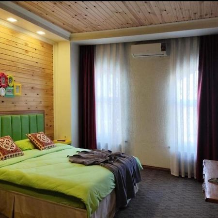 Hotel Strelets Bishkek Esterno foto