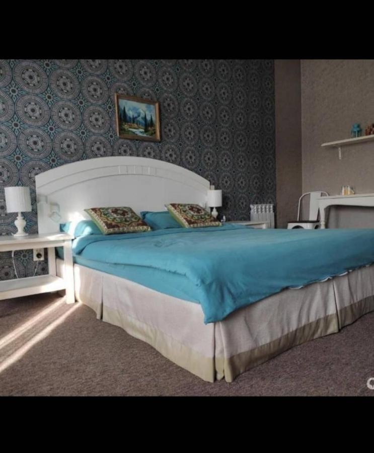 Hotel Strelets Bishkek Esterno foto