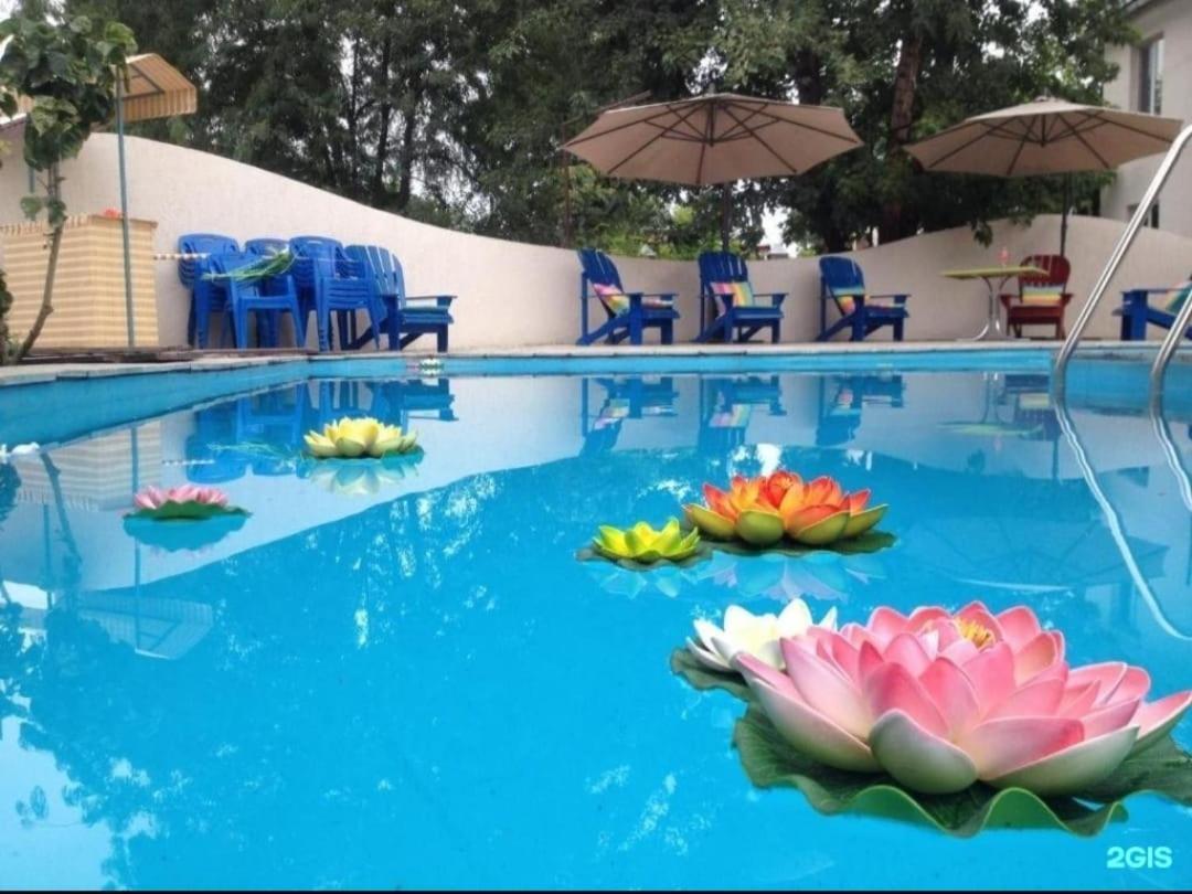 Hotel Strelets Bishkek Esterno foto