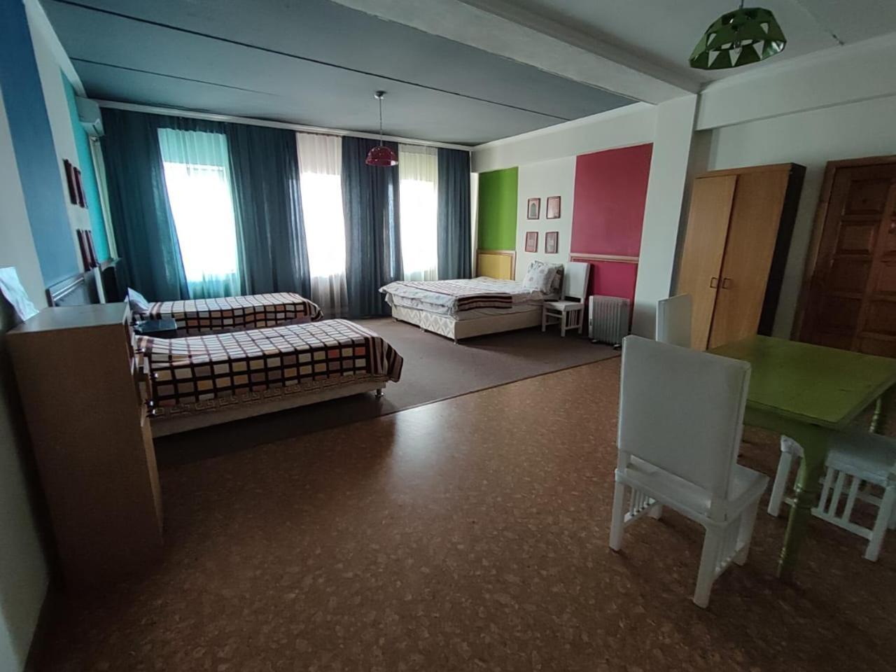 Hotel Strelets Bishkek Esterno foto